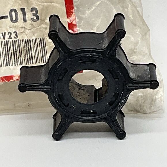 19210-ZW9-013 Honda OEM Marine Water Pump Impeller Preowned - Picture 3 of 5